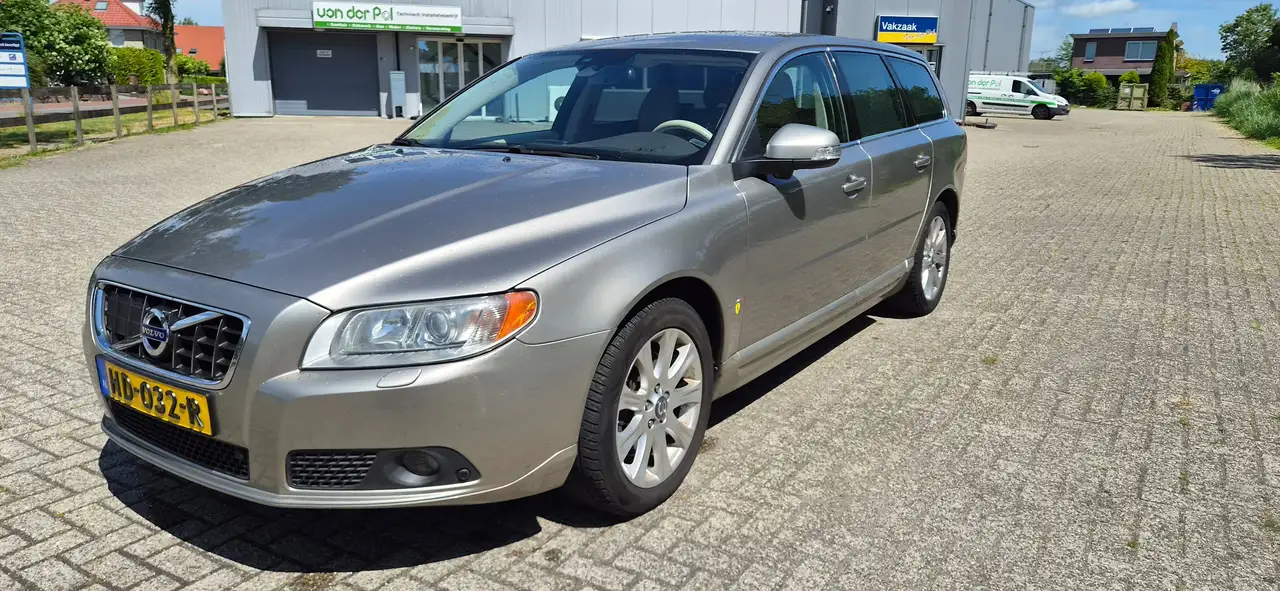 Volvo V70 V70 3.0 T6 AWD Summum — photo 1 of 19