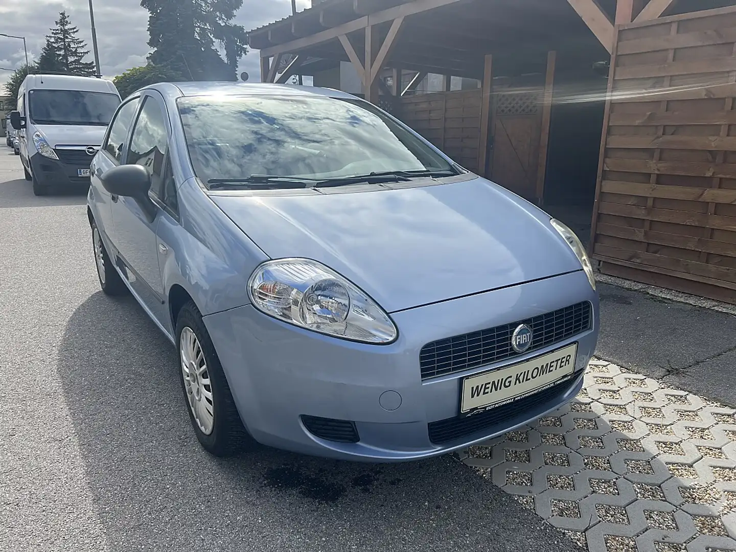 Fiat Grande Punto 1,4 Emotion Blau - 1
