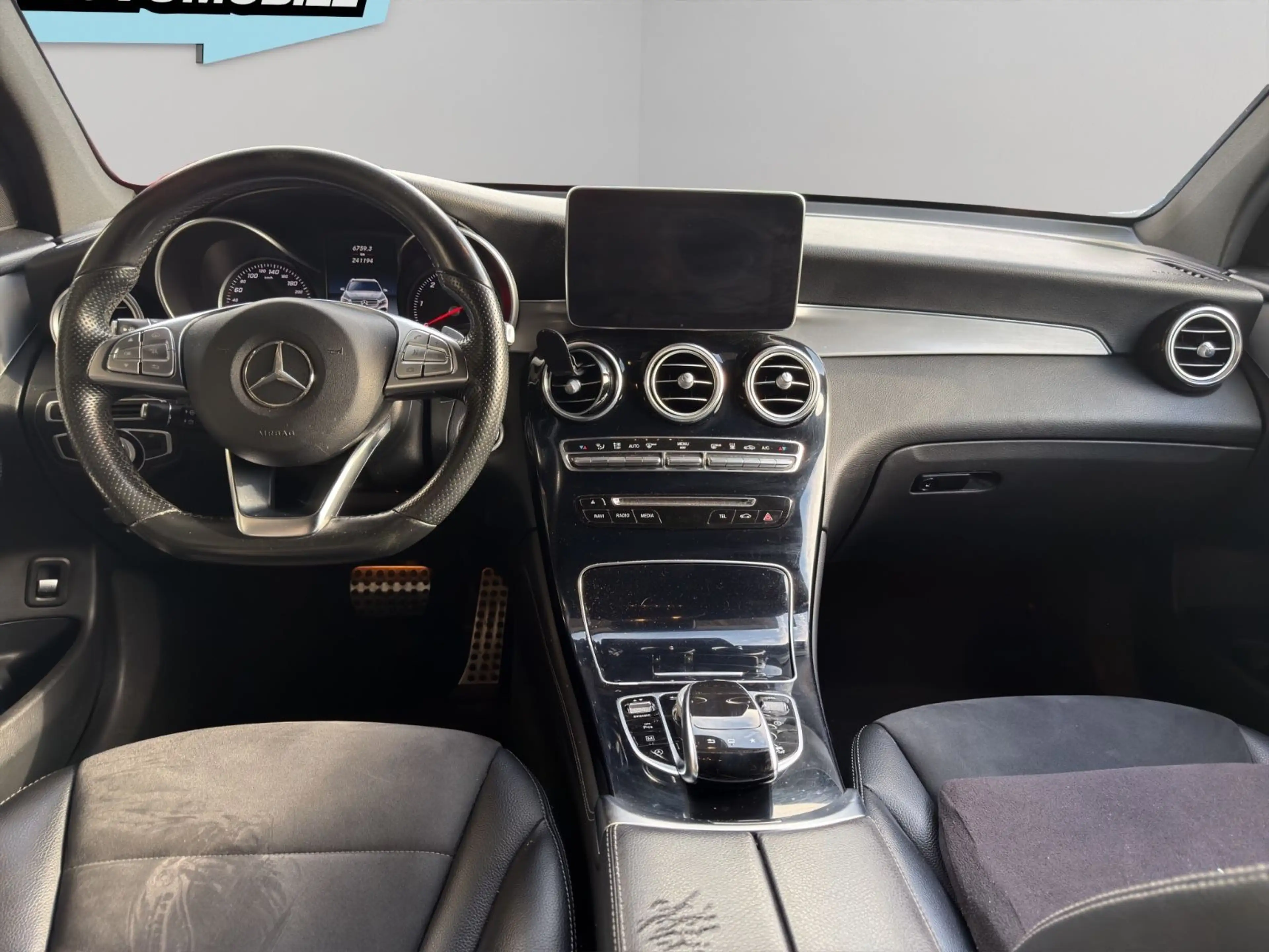 Mercedes-Benz GLC 220 d AMG Line 4Matic 9G-Tronic — photo 11