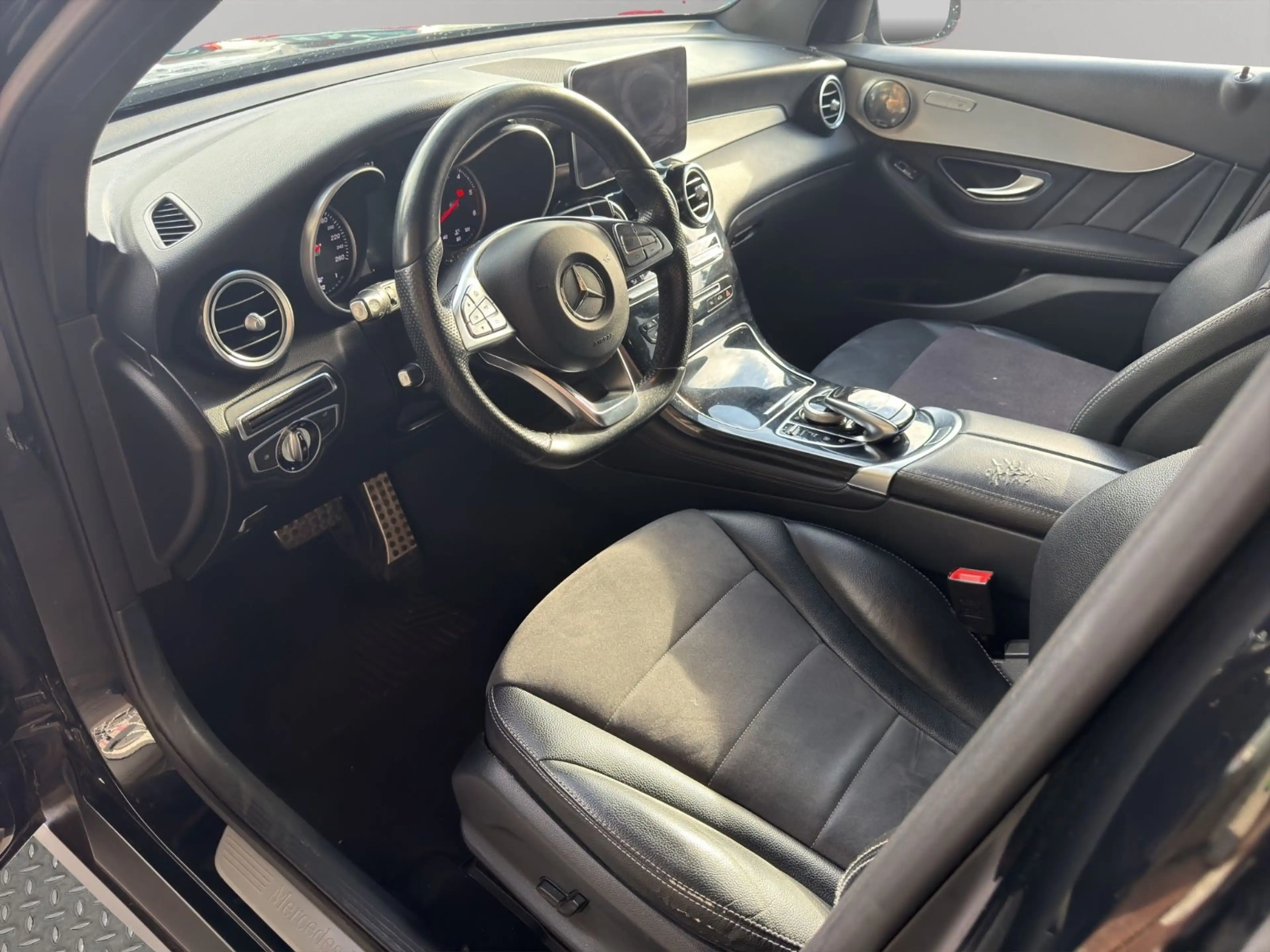 Mercedes-Benz GLC 220 d AMG Line 4Matic 9G-Tronic — photo 10