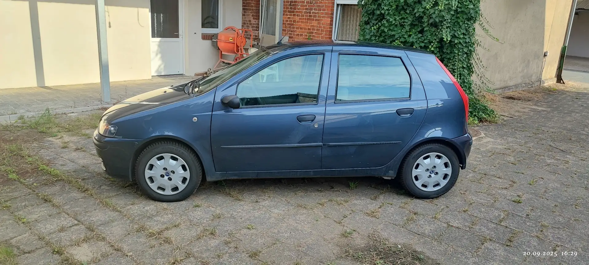 Fiat Punto 1.2 SX, 82000 km, 5-Türer, viele Neuteile, Servo. Braun - 1