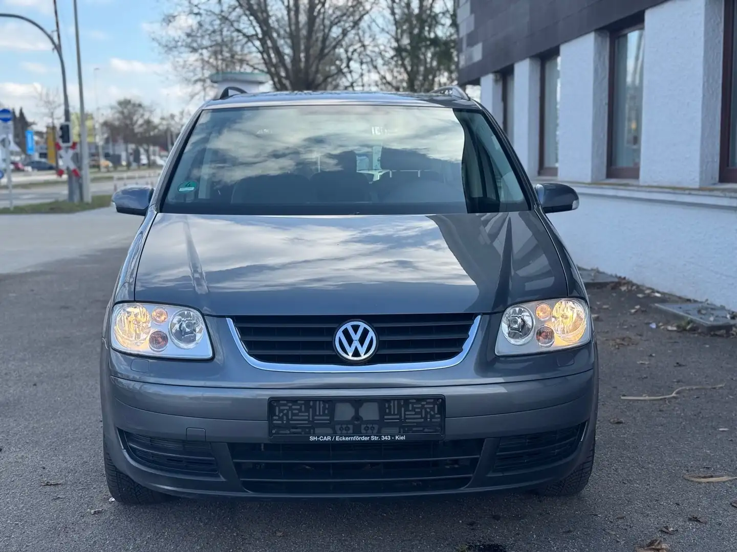 Volkswagen Touran Trendline /TOP ZUSTAND / TÜV NEU / Gris - 2