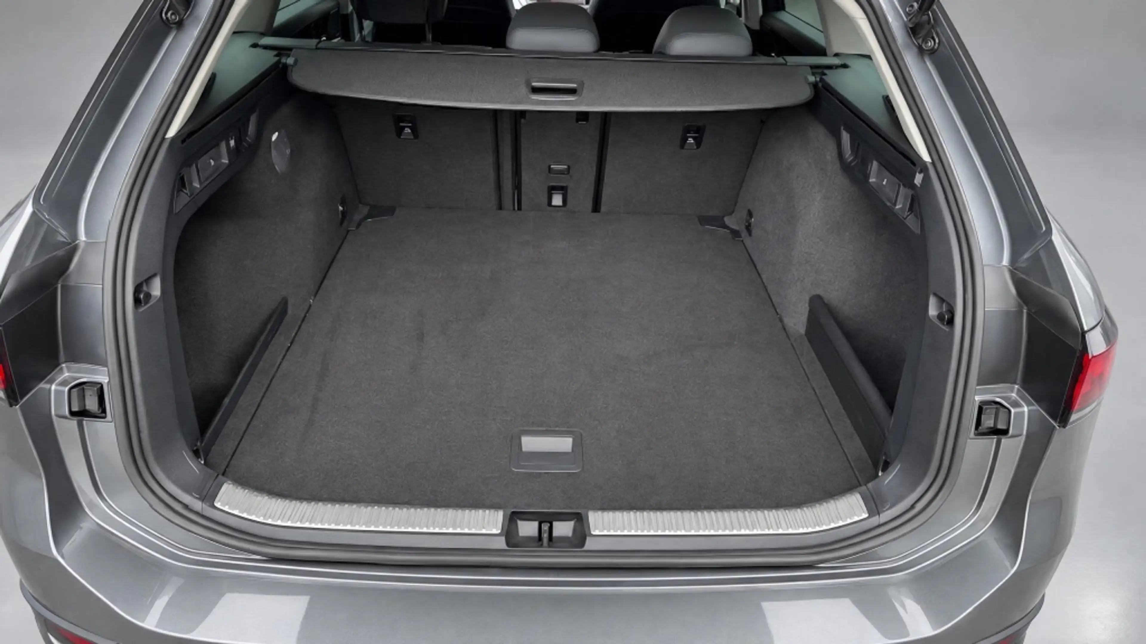Volkswagen Passat Variant 1.5 eTSI Business — photo 8