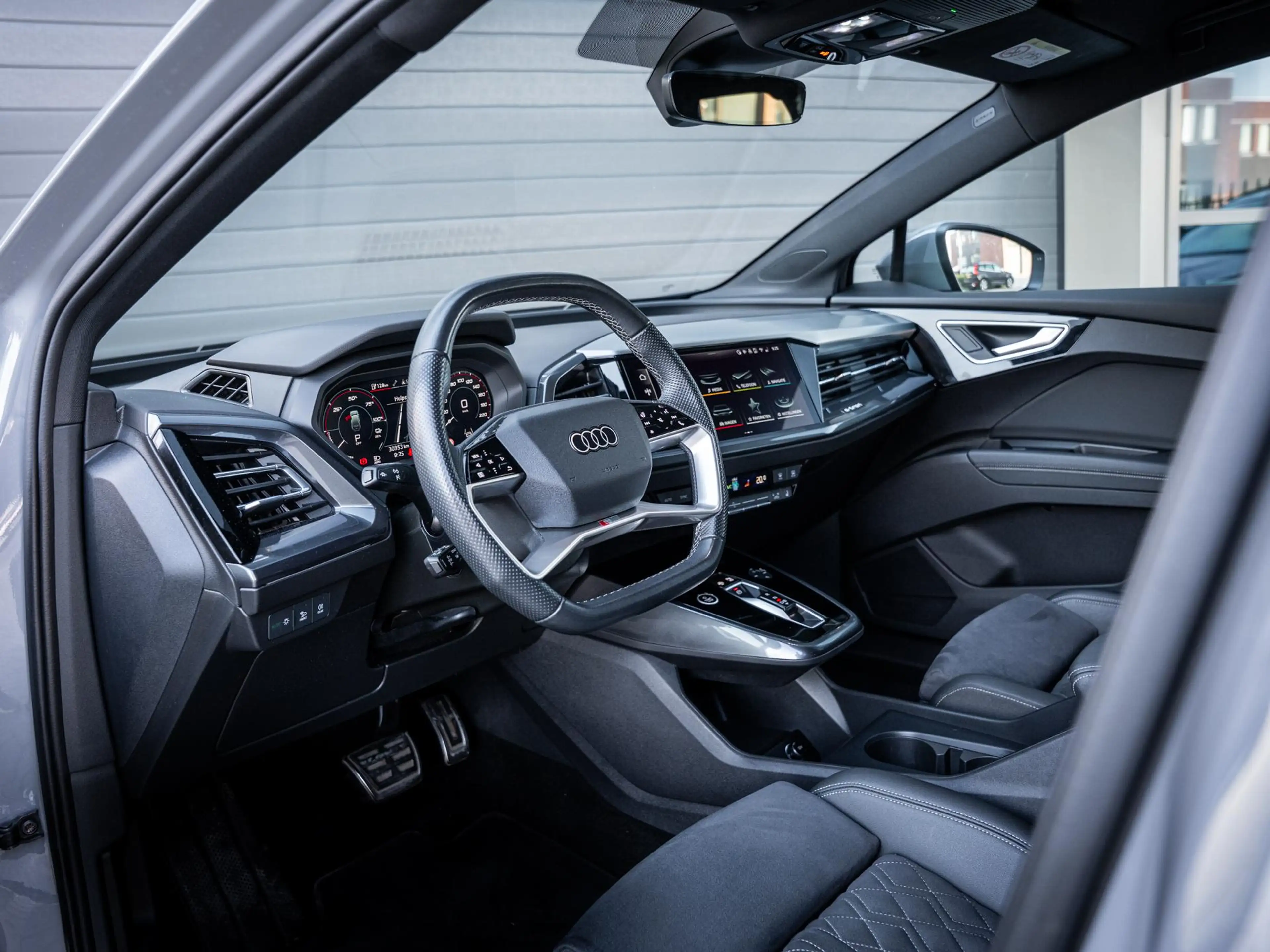 Audi Q4 e-tron 45 S Edition 82 kWh 3x S-Line l RS stoel l Elek. S — photo 2