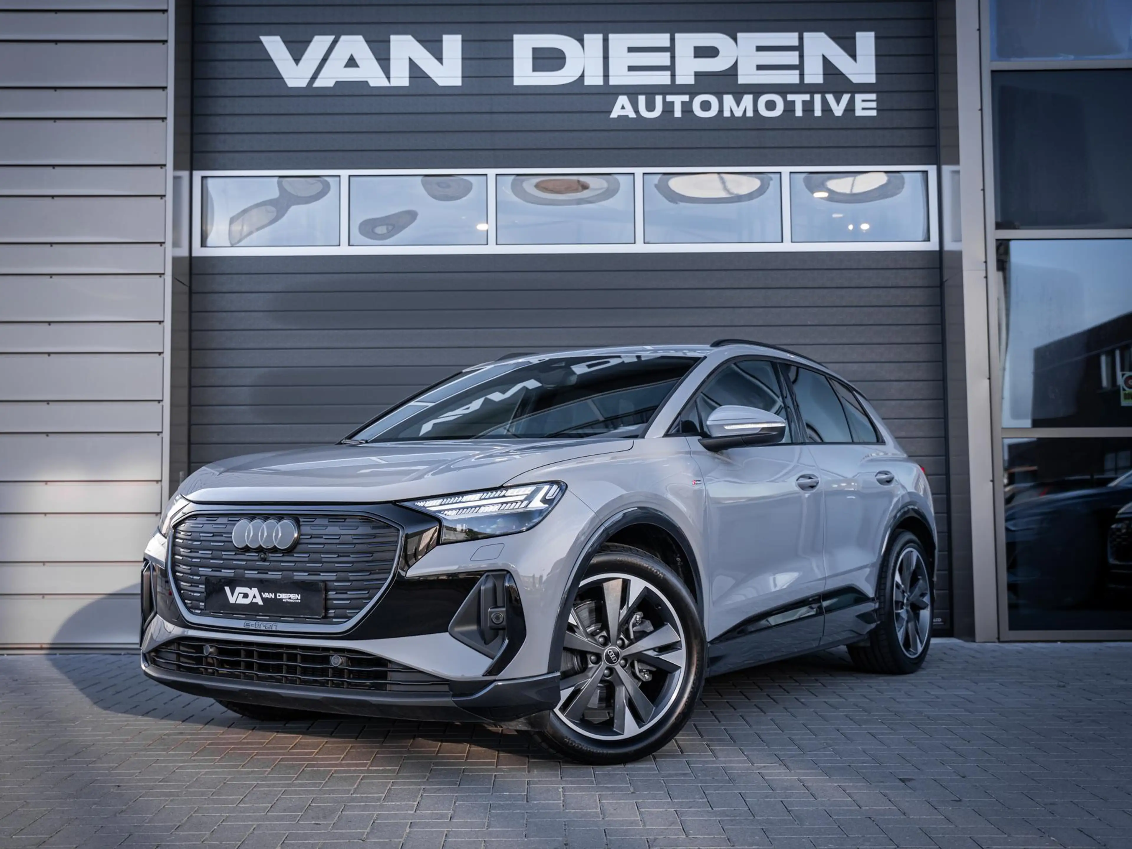 Audi Q4 e-tron 45 S Edition 82 kWh 3x S-Line l RS stoel l Elek. S