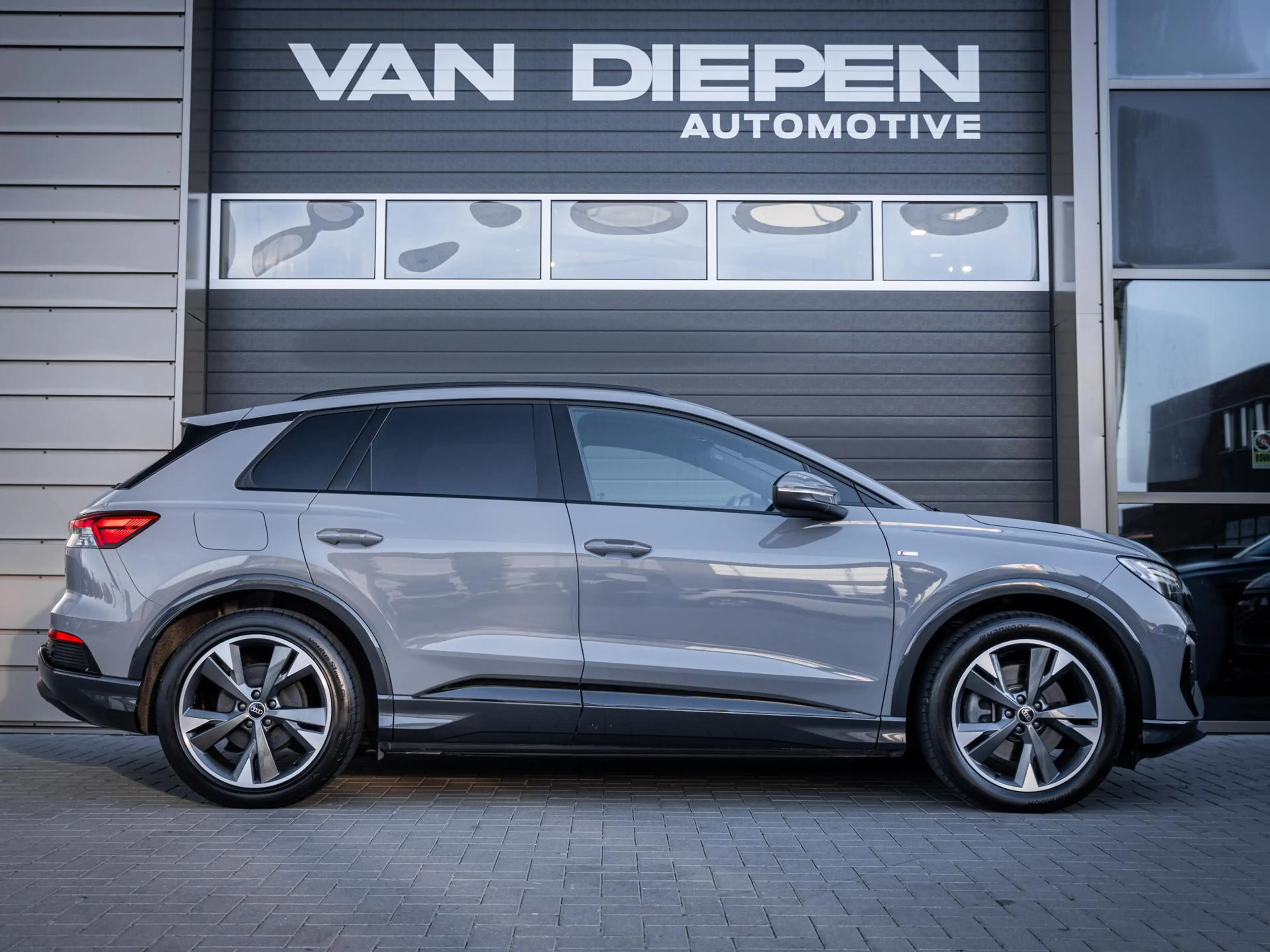 Audi Q4 e-tron 45 S Edition 82 kWh 3x S-Line l RS stoel l Elek. S — photo 5