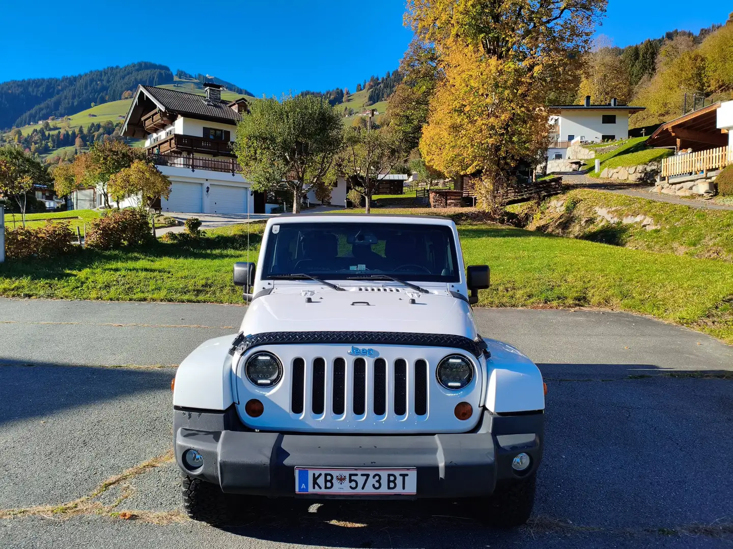 Jeep Wrangler Wrangler Unlimited Sahara 2,8 CRD Aut. Unlimited Sahara Weiß - 2