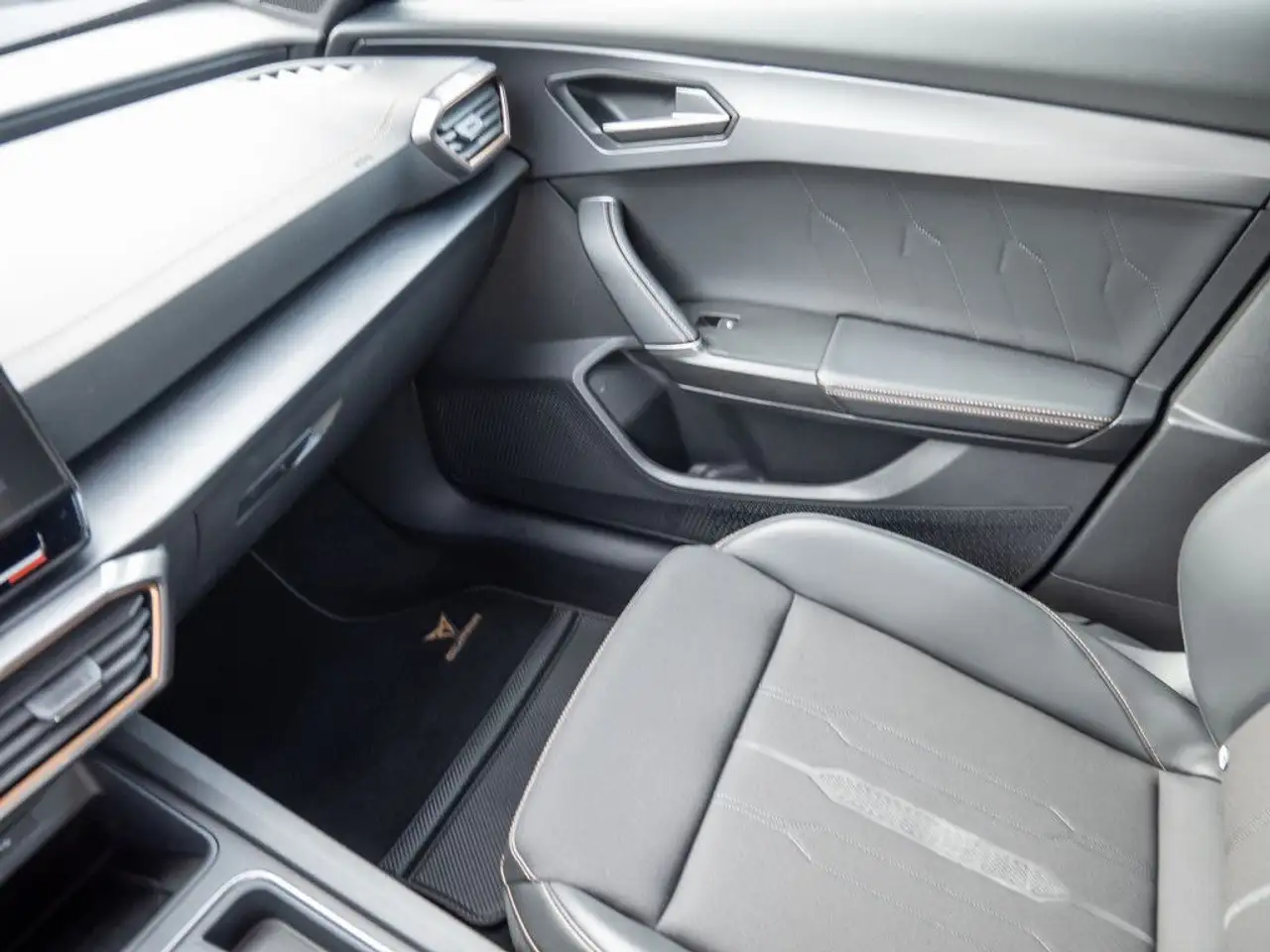 Cupra Formentor 1.5 TSI NAVI KAM LED ACC KLIMA PDC SHZ, миниатюра 13