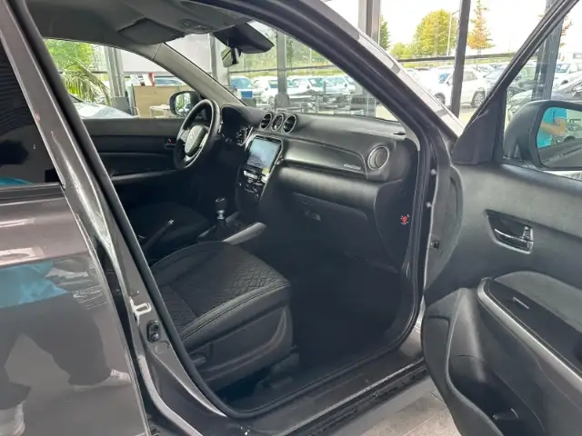Suzuki Vitara view 13