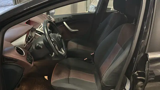 Ford Fiesta view 9