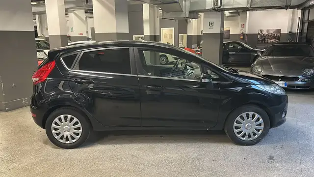Ford Fiesta view 5