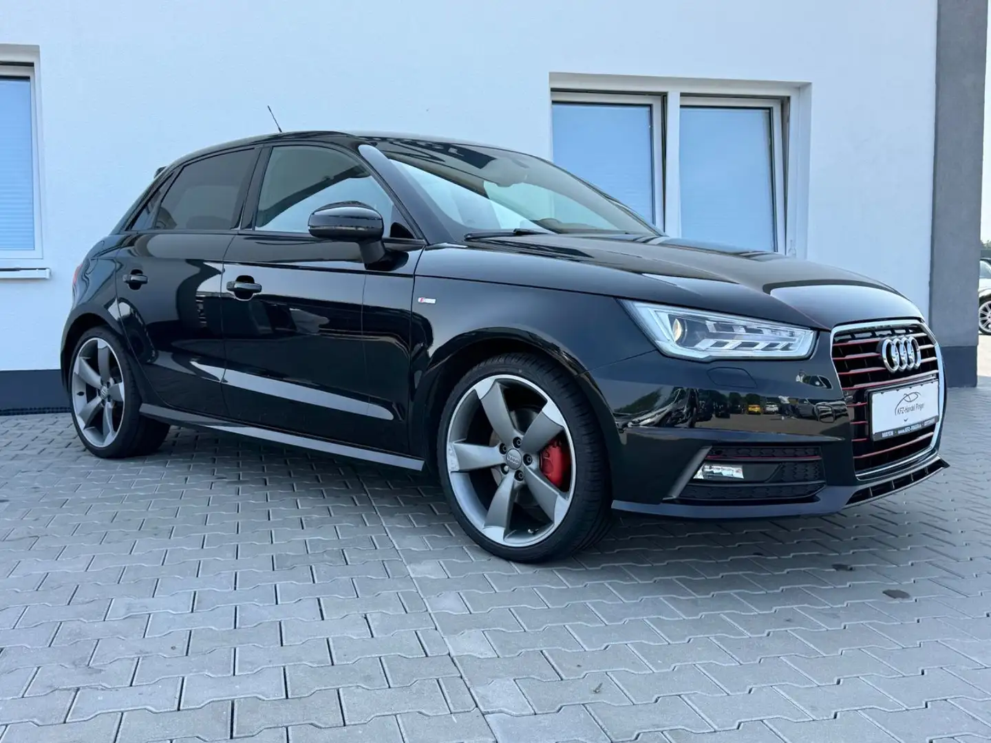 Audi A1 Sportback Sport S-Line Schwarz - 2