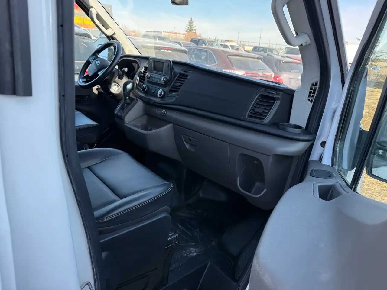 Ford Transit Cargo Van снимка Ford Transit Cargo Van