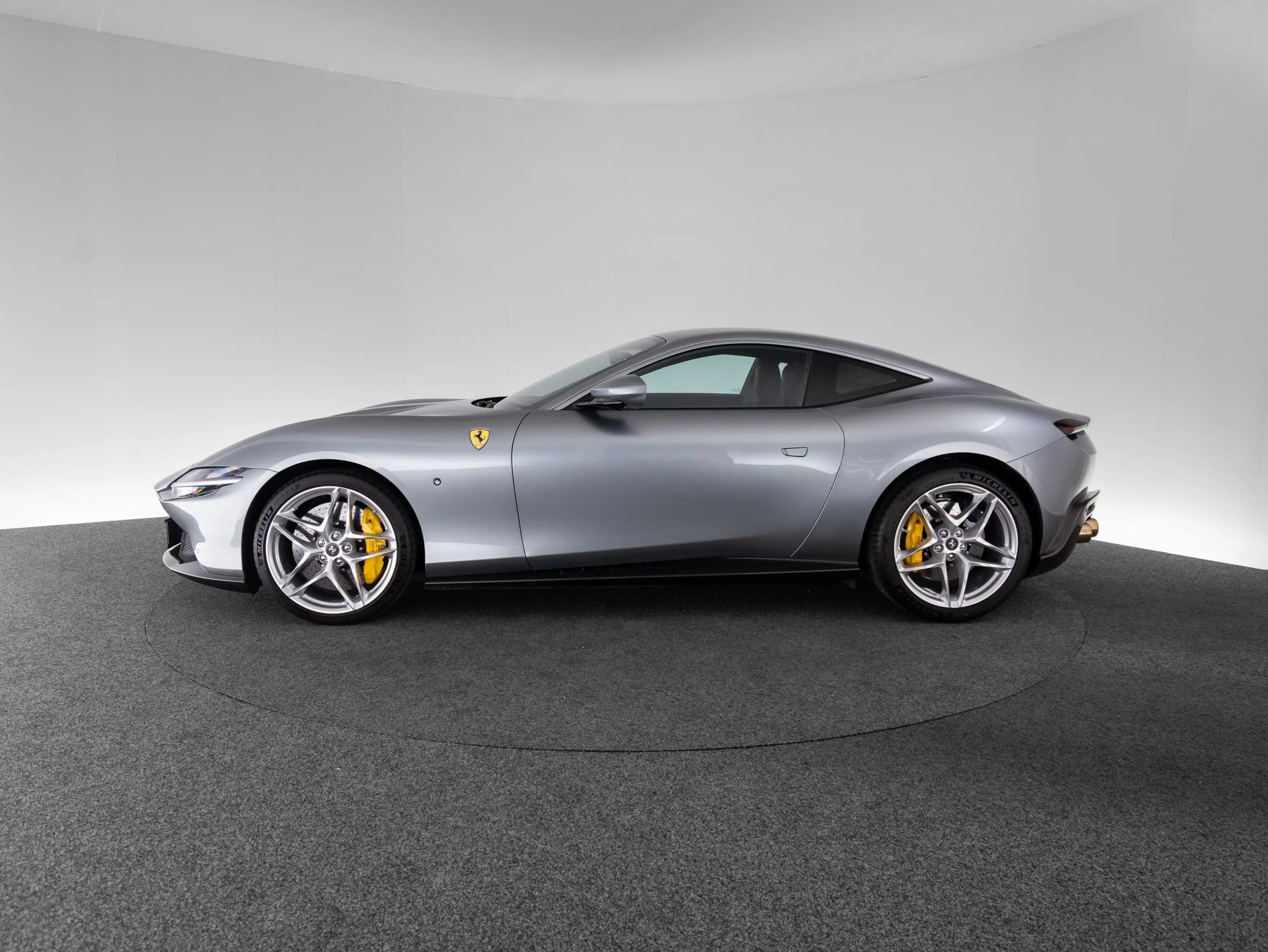 Ferrari Roma FERRARI SINGEN — photo 8