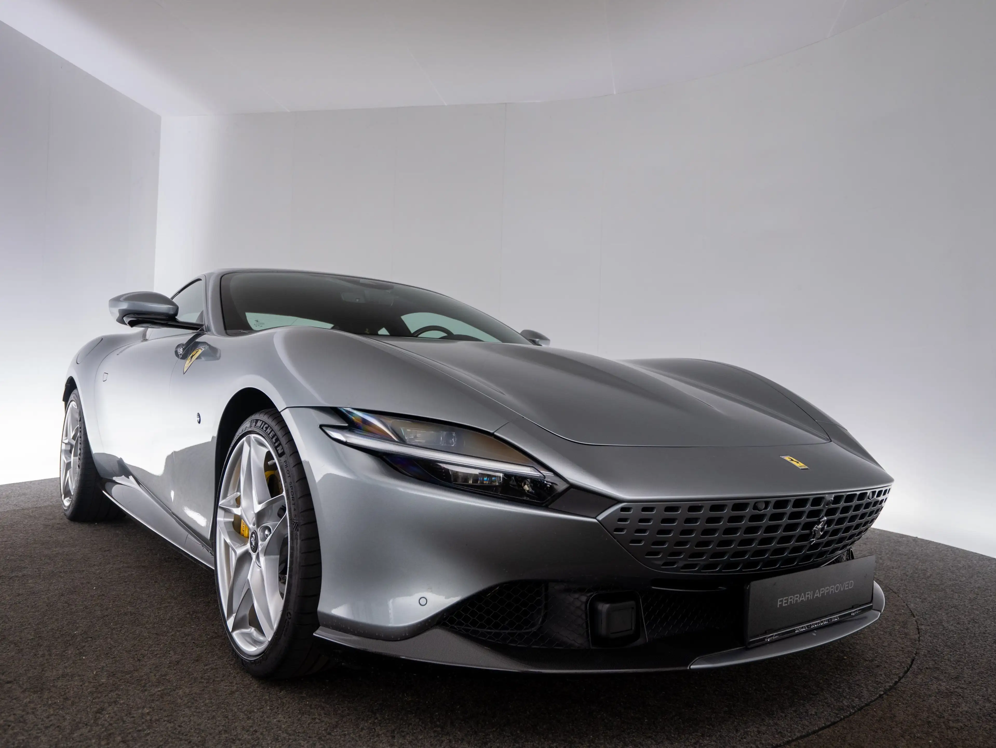 Ferrari Roma FERRARI SINGEN — photo 15