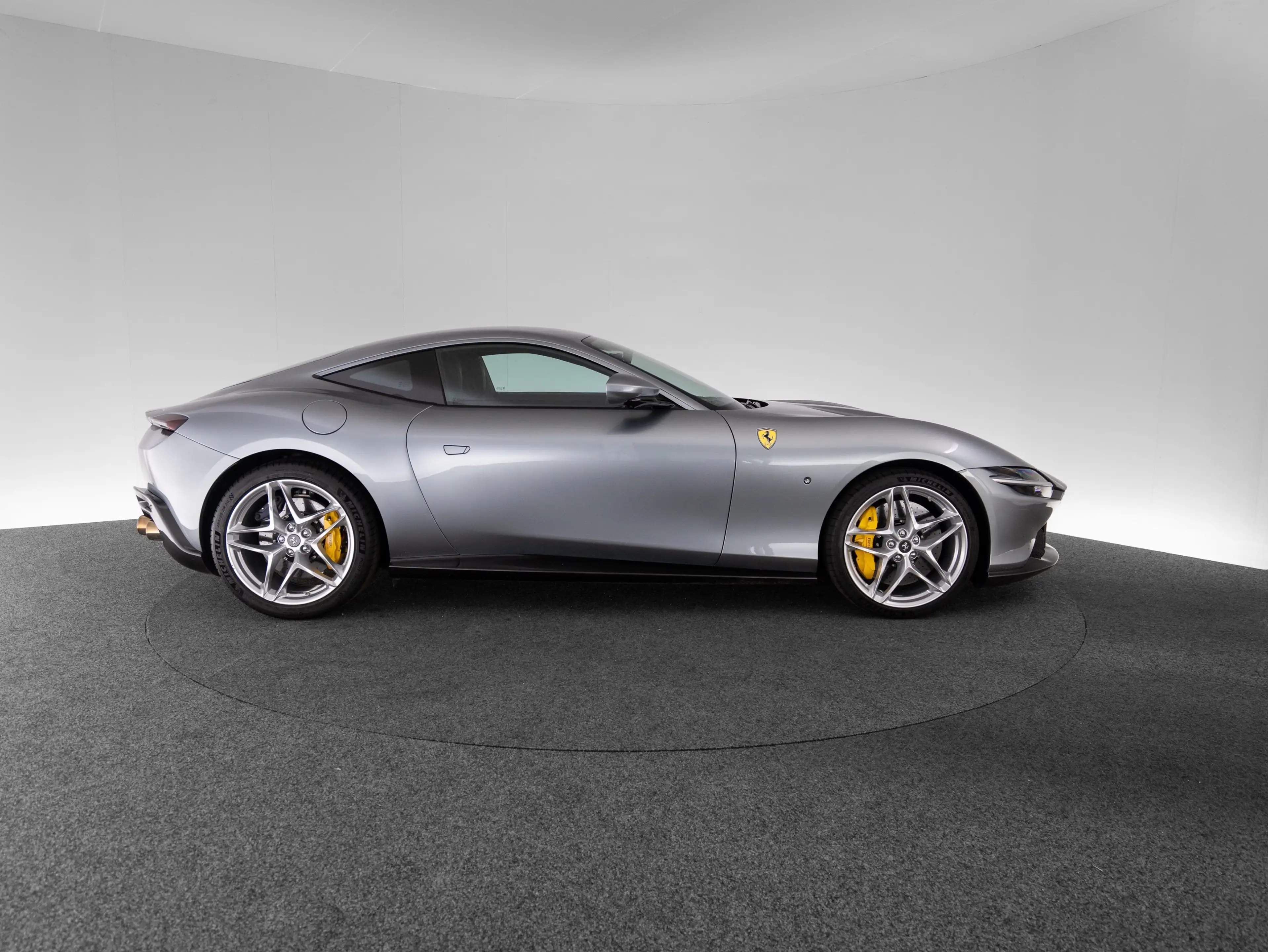 Ferrari Roma FERRARI SINGEN — photo 4