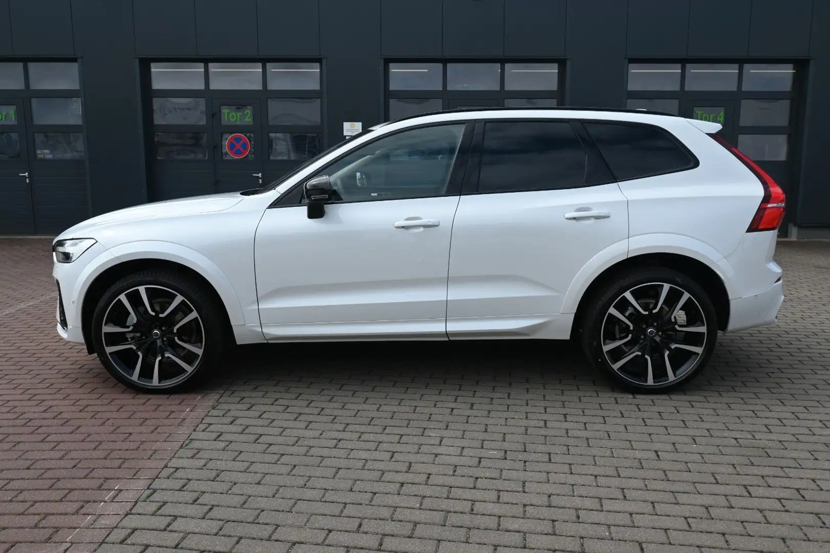 Volvo XC60 B4 D AWD Ultimate Dark*STDHZG*LUFT*360°*ACC Weiß - 2