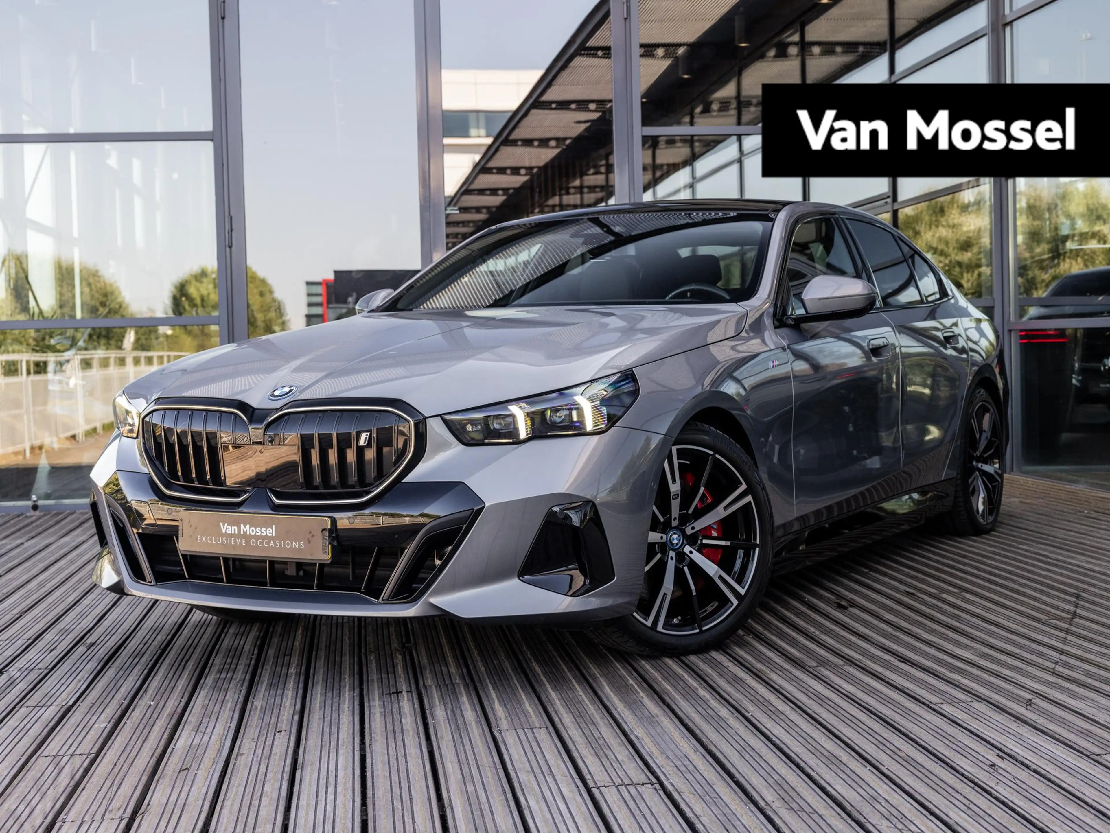BMW i5 eDrive40 84 kWh | M-SPORT PRO | SOH 97 % | HARMAN