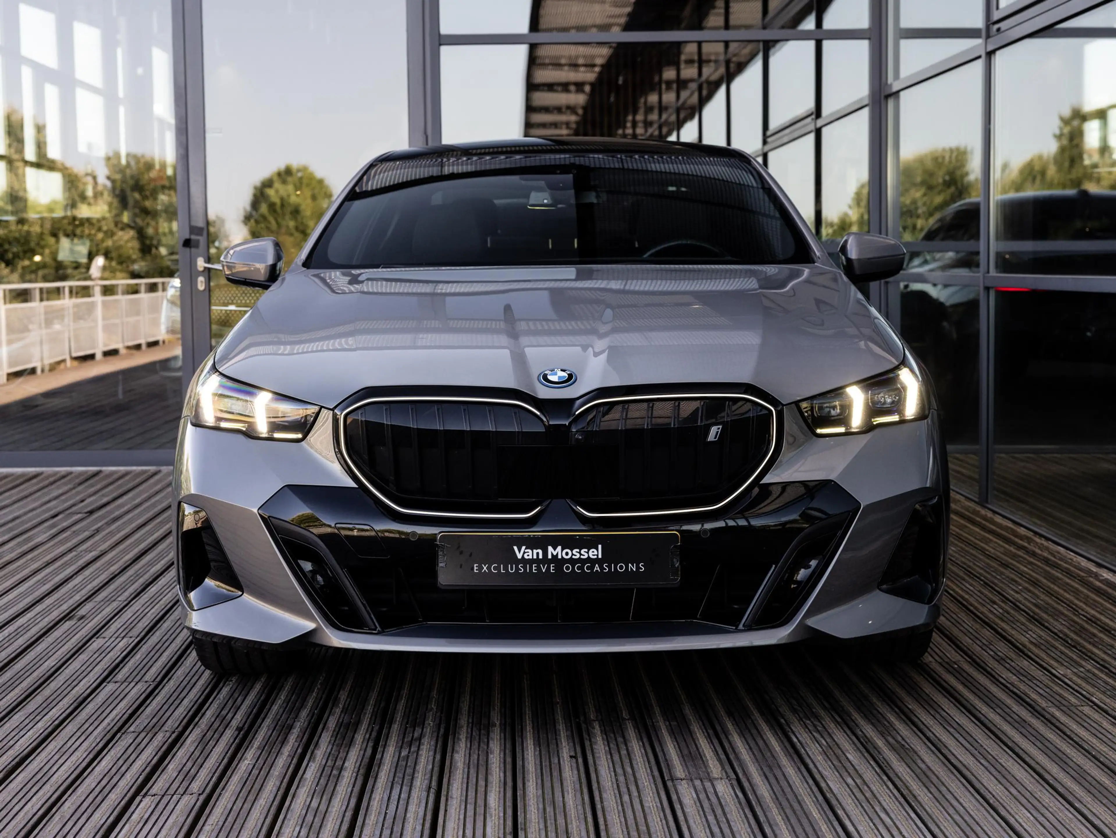 BMW i5 eDrive40 84 kWh | M-SPORT PRO | SOH 97 % | HARMAN — photo 3