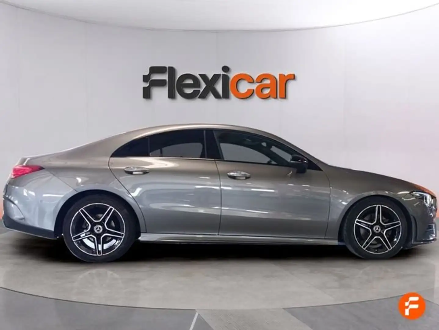 Mercedes-Benz CLA 180 Gris - 2