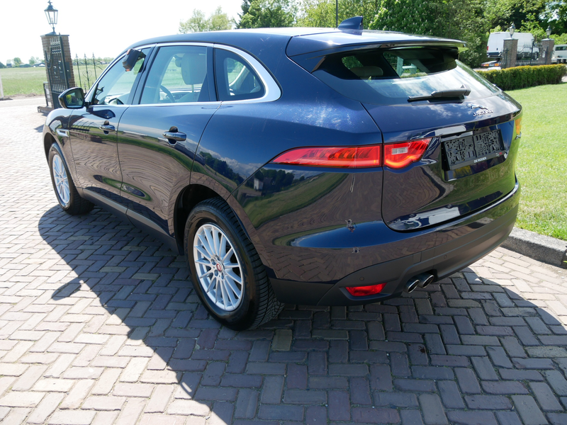 Jaguar F-Pace 2.0d AWD Prestige AUT. LEATHER PANO ** 12999 NETTO — photo 9