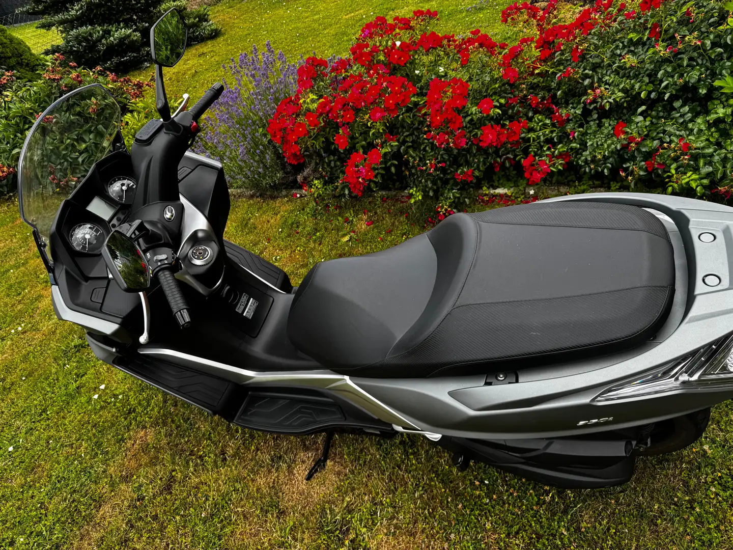Kymco Downtown 350i Roller/ Scooter 29PS 321cm Noir - 2