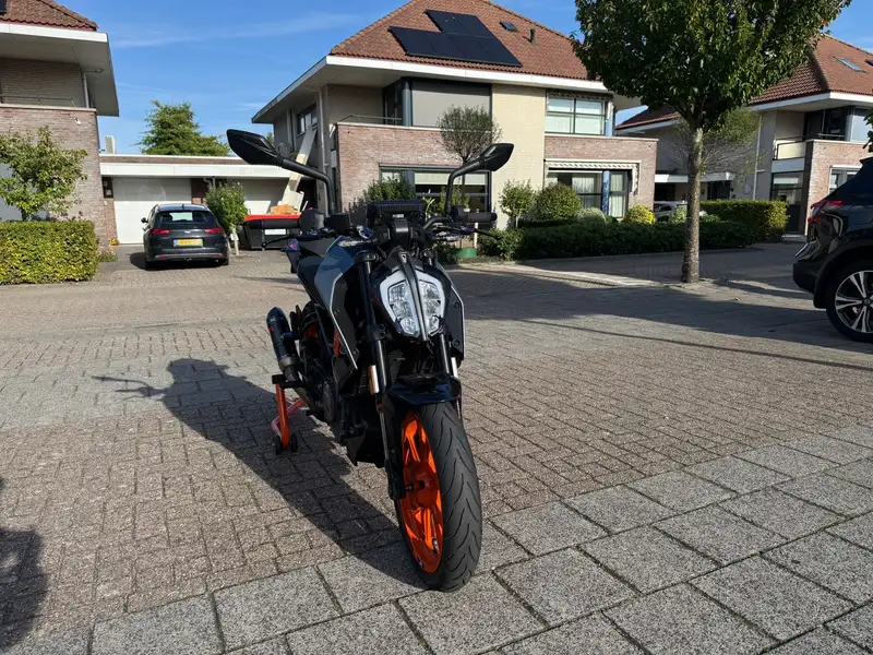 KTM 390 Duke - foto 3