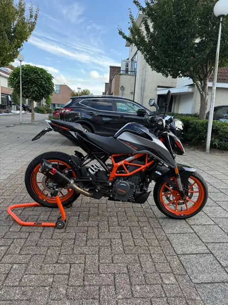 KTM 390 Duke - foto 4