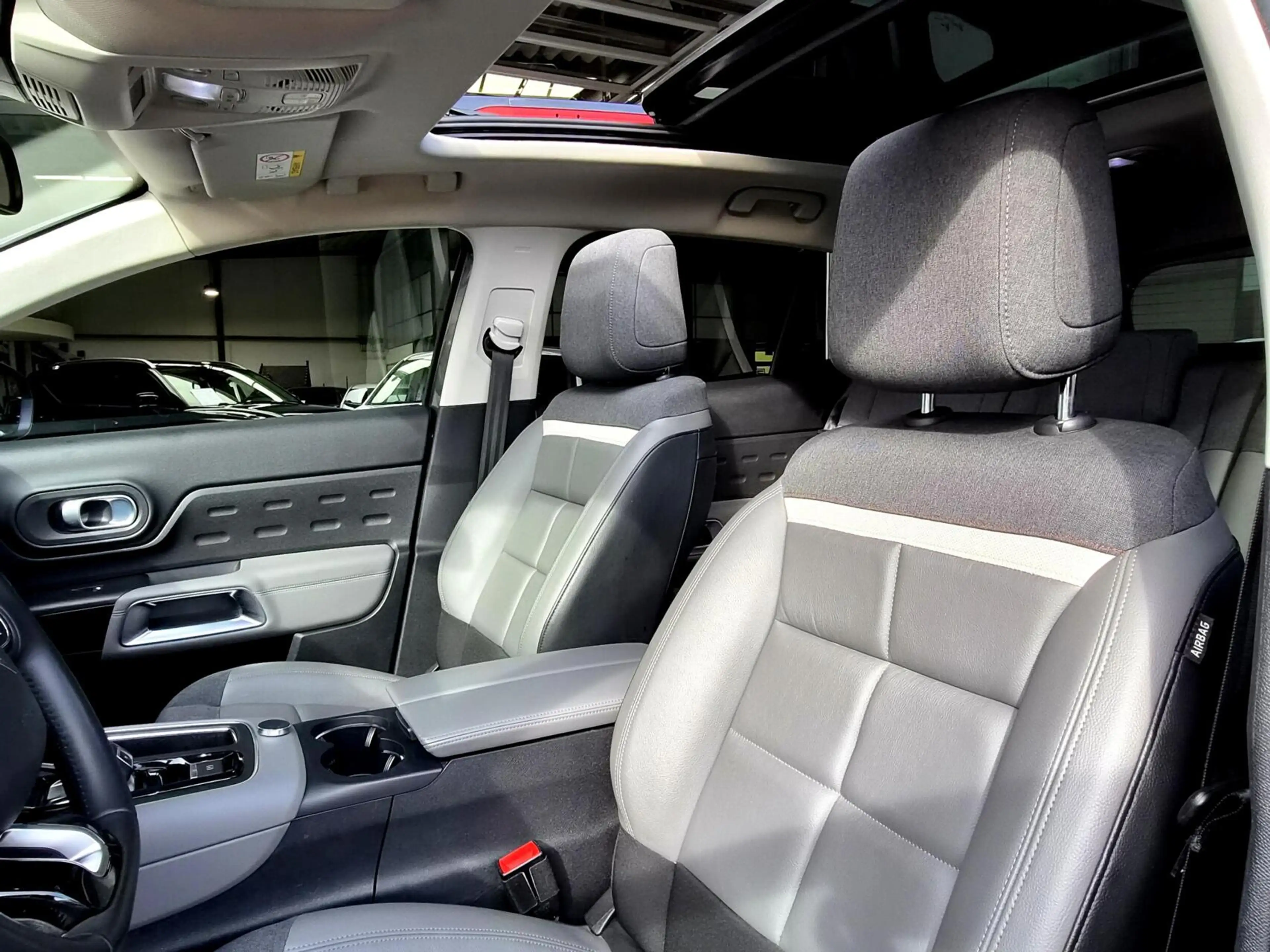 Citroen C5 Aircross 1.2T Shine Automaat |Nav|Cam|Pano|Carpl. — photo 32
