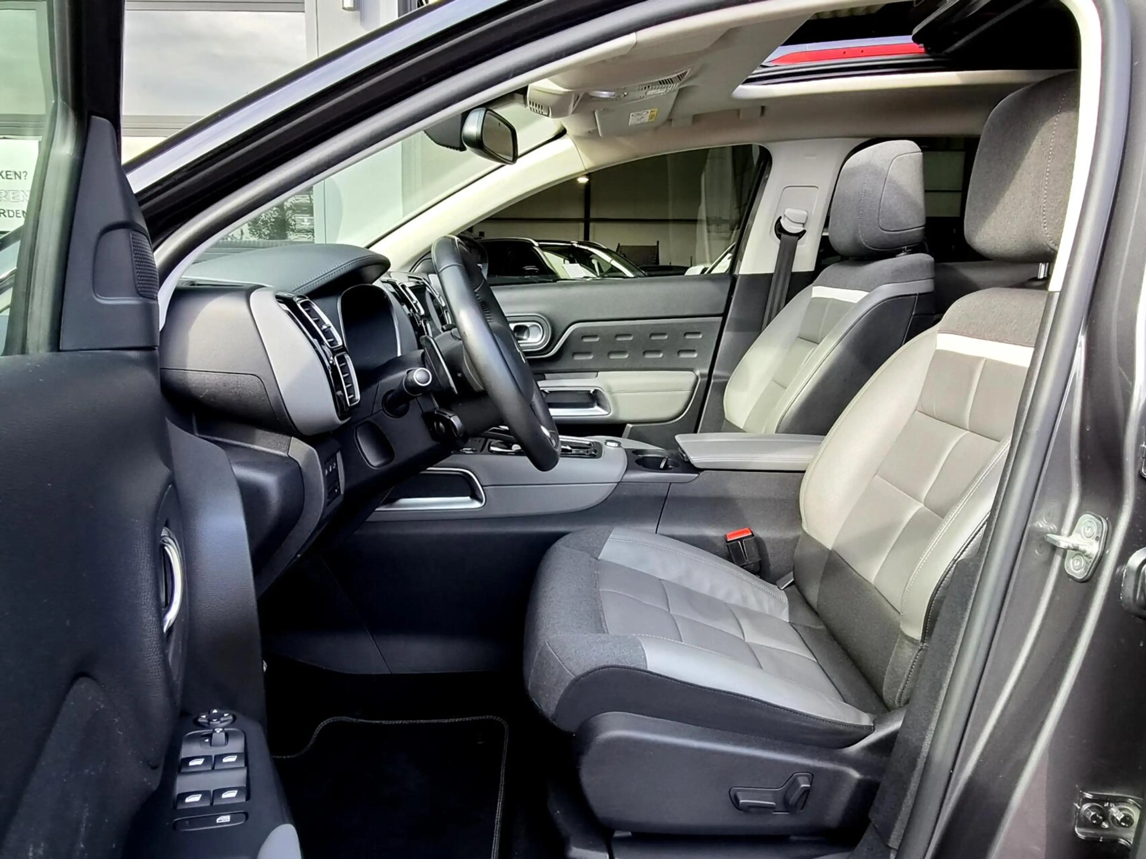 Citroen C5 Aircross 1.2T Shine Automaat |Nav|Cam|Pano|Carpl. — photo 4