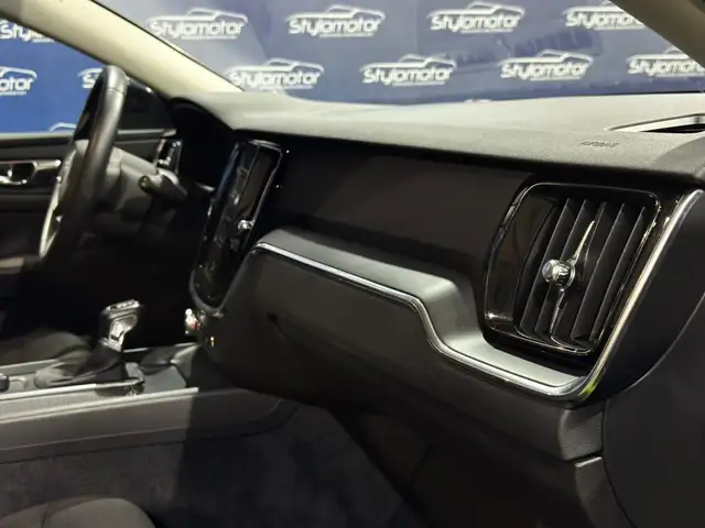 Volvo V60 view 14