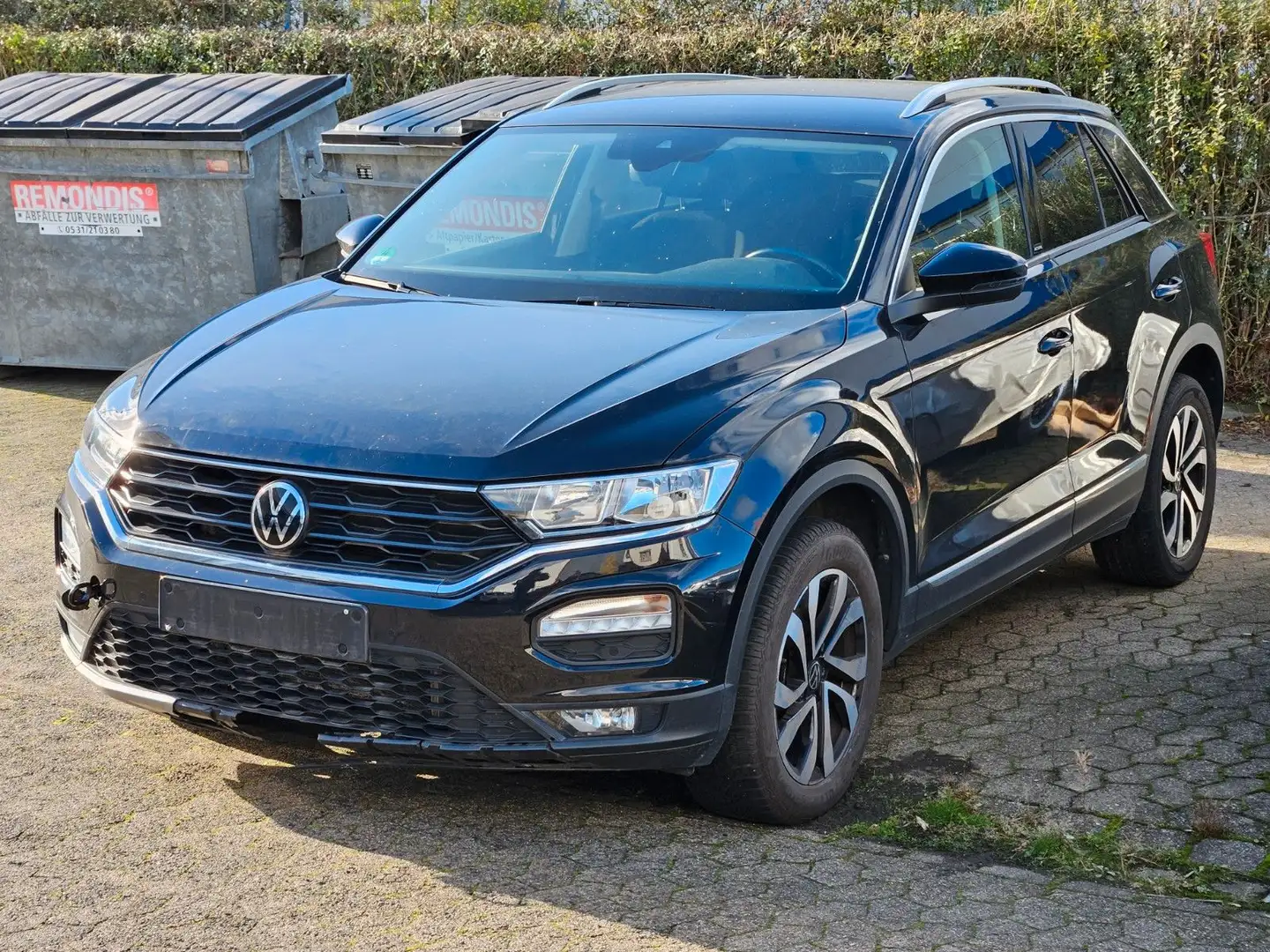 Volkswagen T-Roc Active 1.5 TSI DSG AHK#Virtual#Navi#R-CAM Schwarz - 1