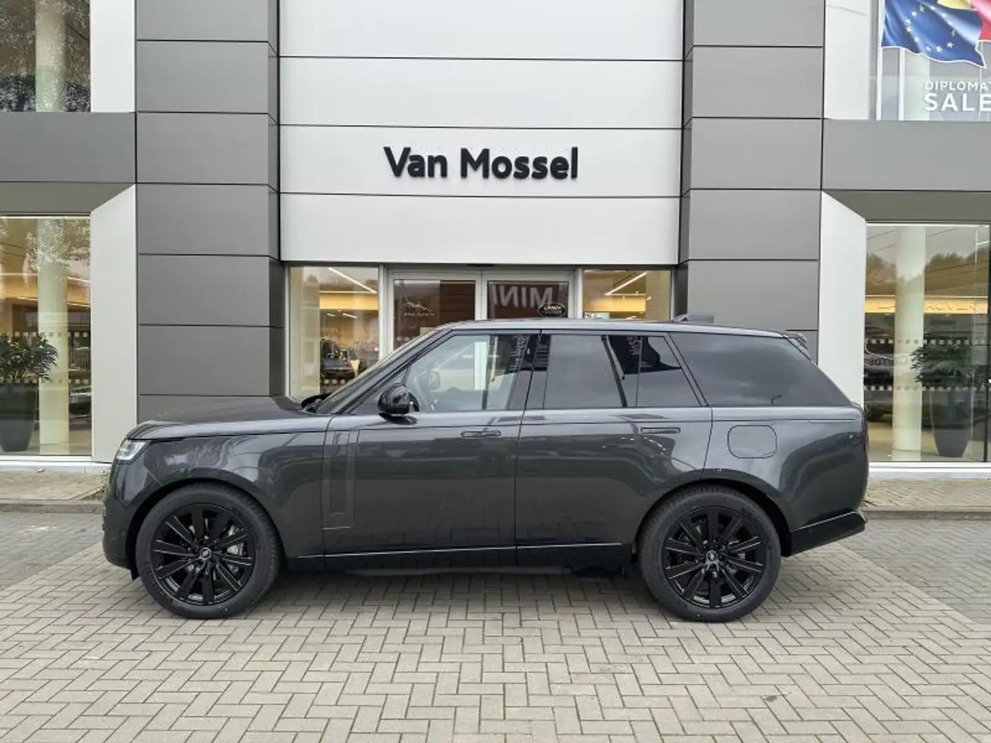 Land Rover Range Rover SWB P460e HSE AWD Auto. 25MY Grijs - 2