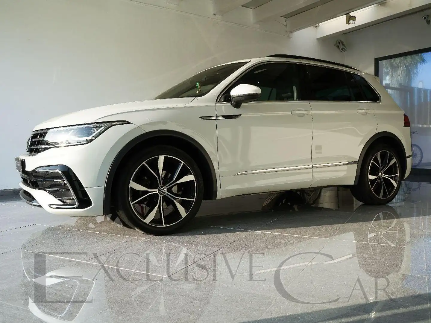 Volkswagen Tiguan 2.0 TDI 150CV Sport & Style BMT Bianco - 2