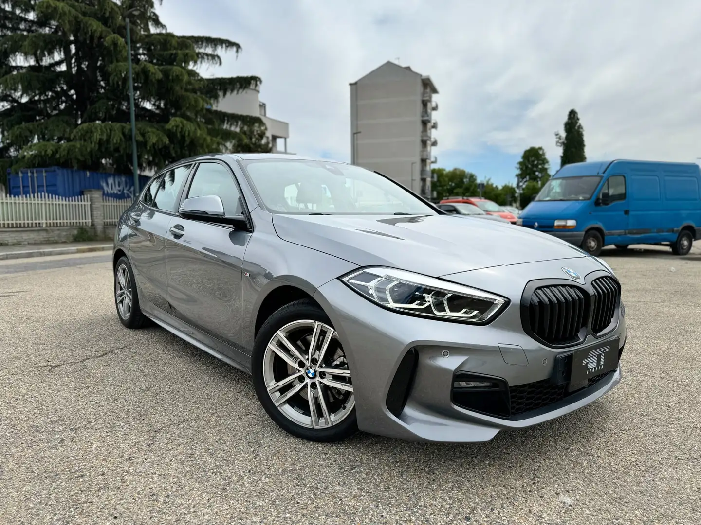BMW 118 118d 5p. Msport Grey - 1