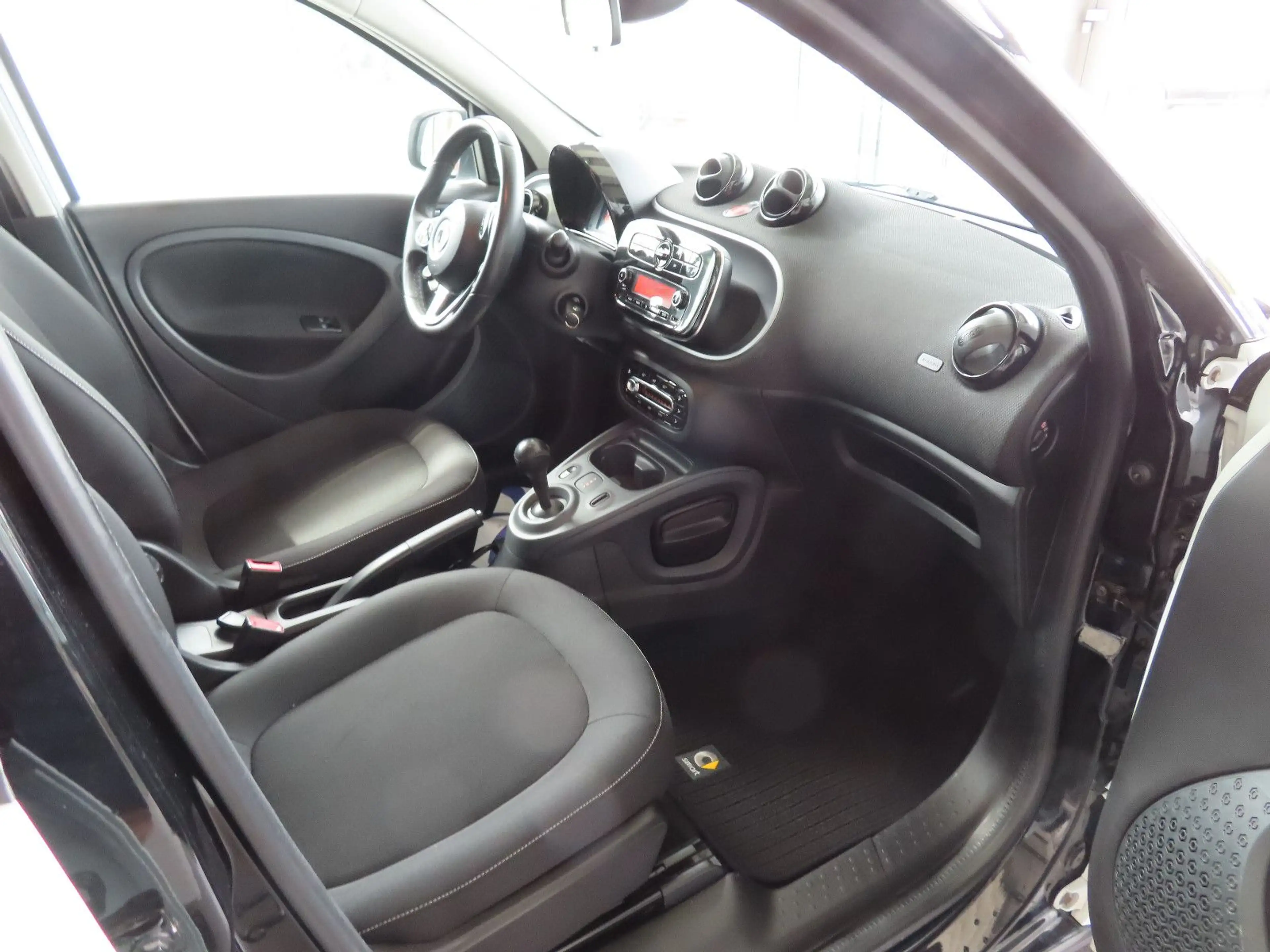 smart forFour Passion AUT. 52 kW  KLIMAAUT — photo 8