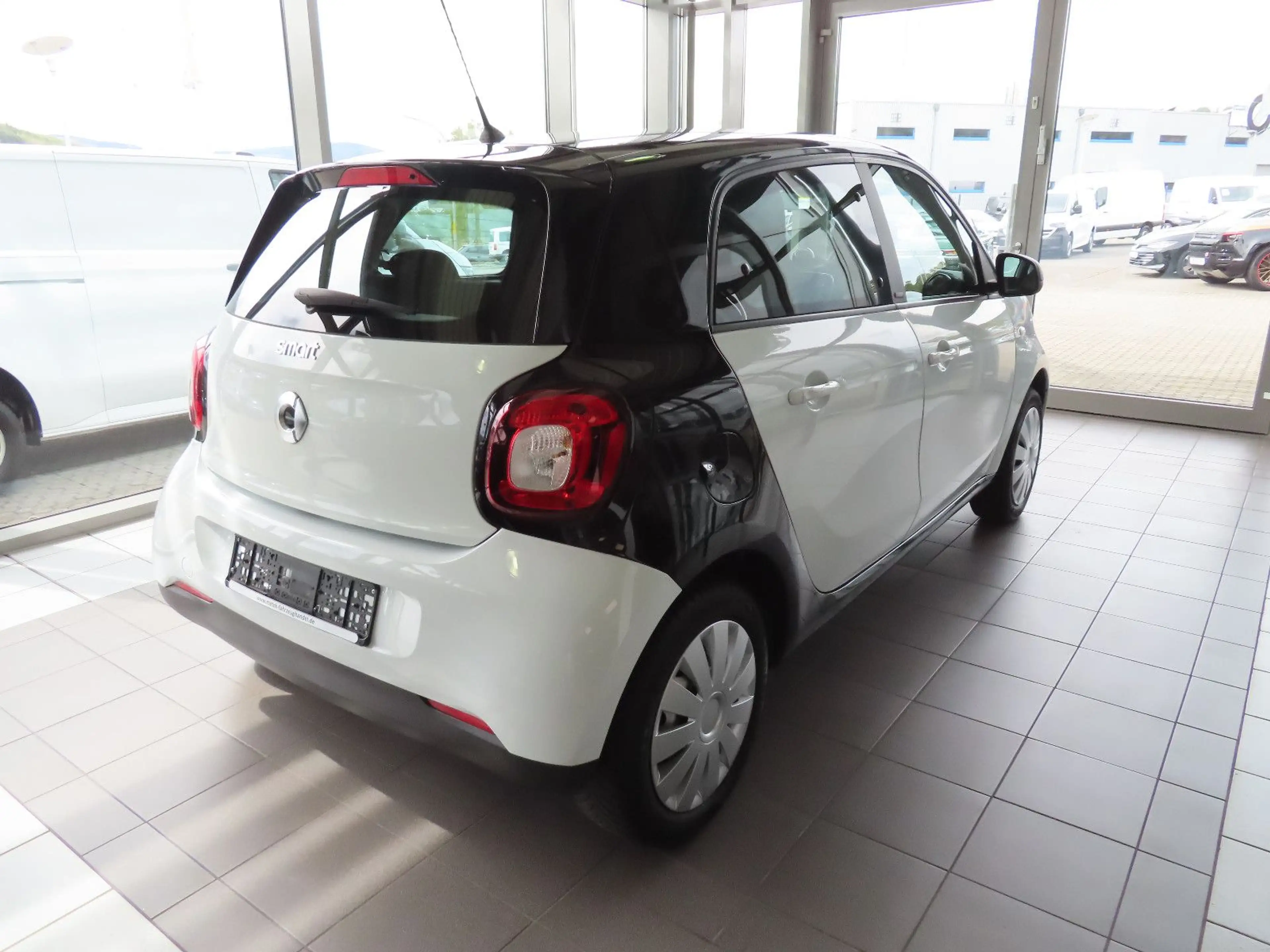 smart forFour Passion AUT. 52 kW  KLIMAAUT — photo 3
