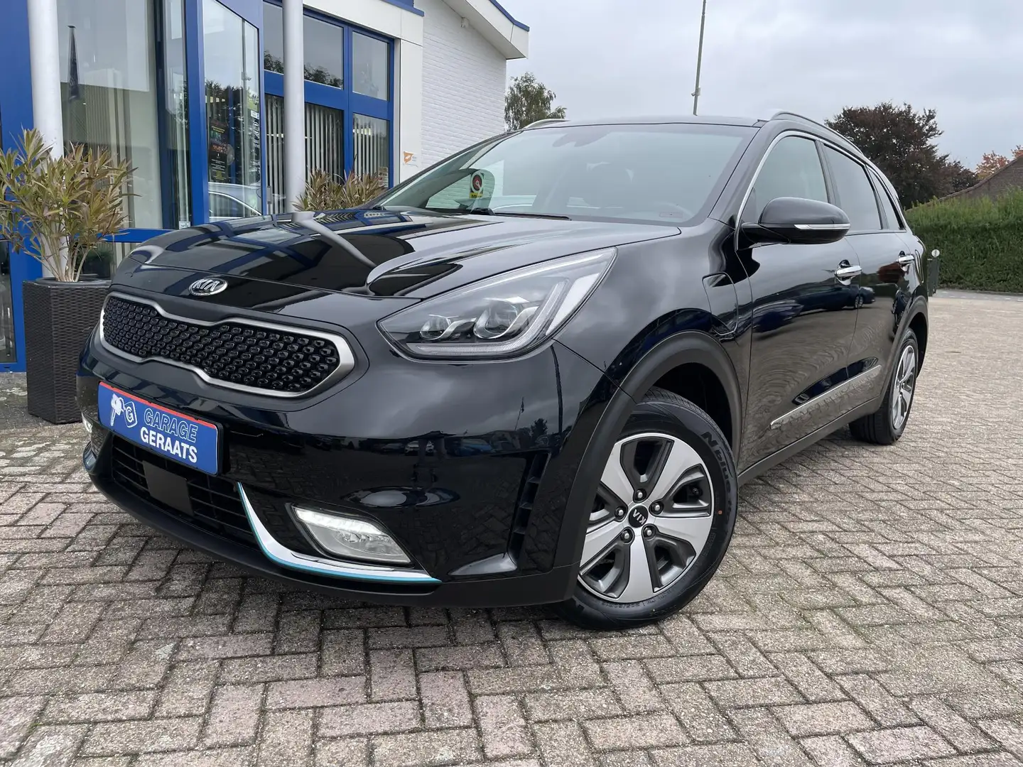 Kia Niro 1.6 GDi PHEV DynamicLine | Dealer onderhouden, Aut Noir - 1