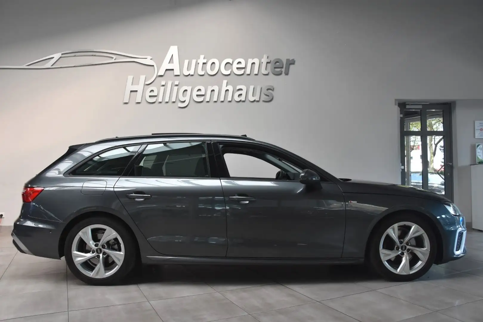 Audi A4 Avant 30TDI SLine DCT LED 360°Kam HeadUp Pano Grau - 2