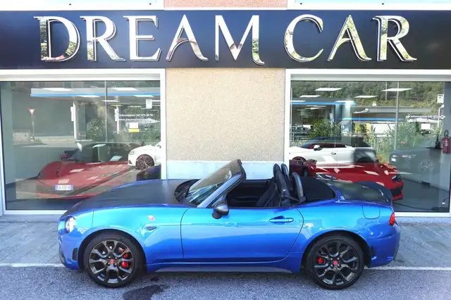 Abarth 124 Spider view 2