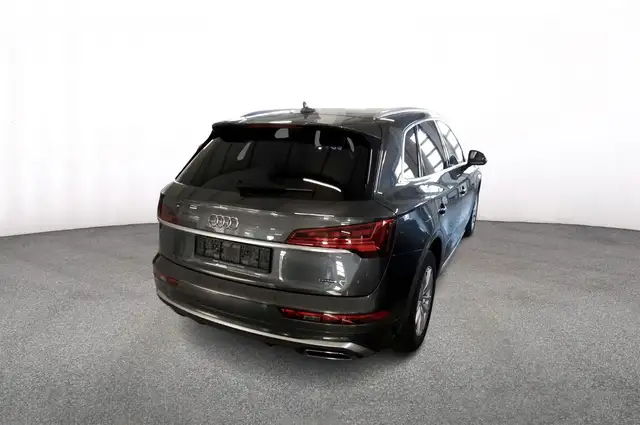 Audi Q5 view 2