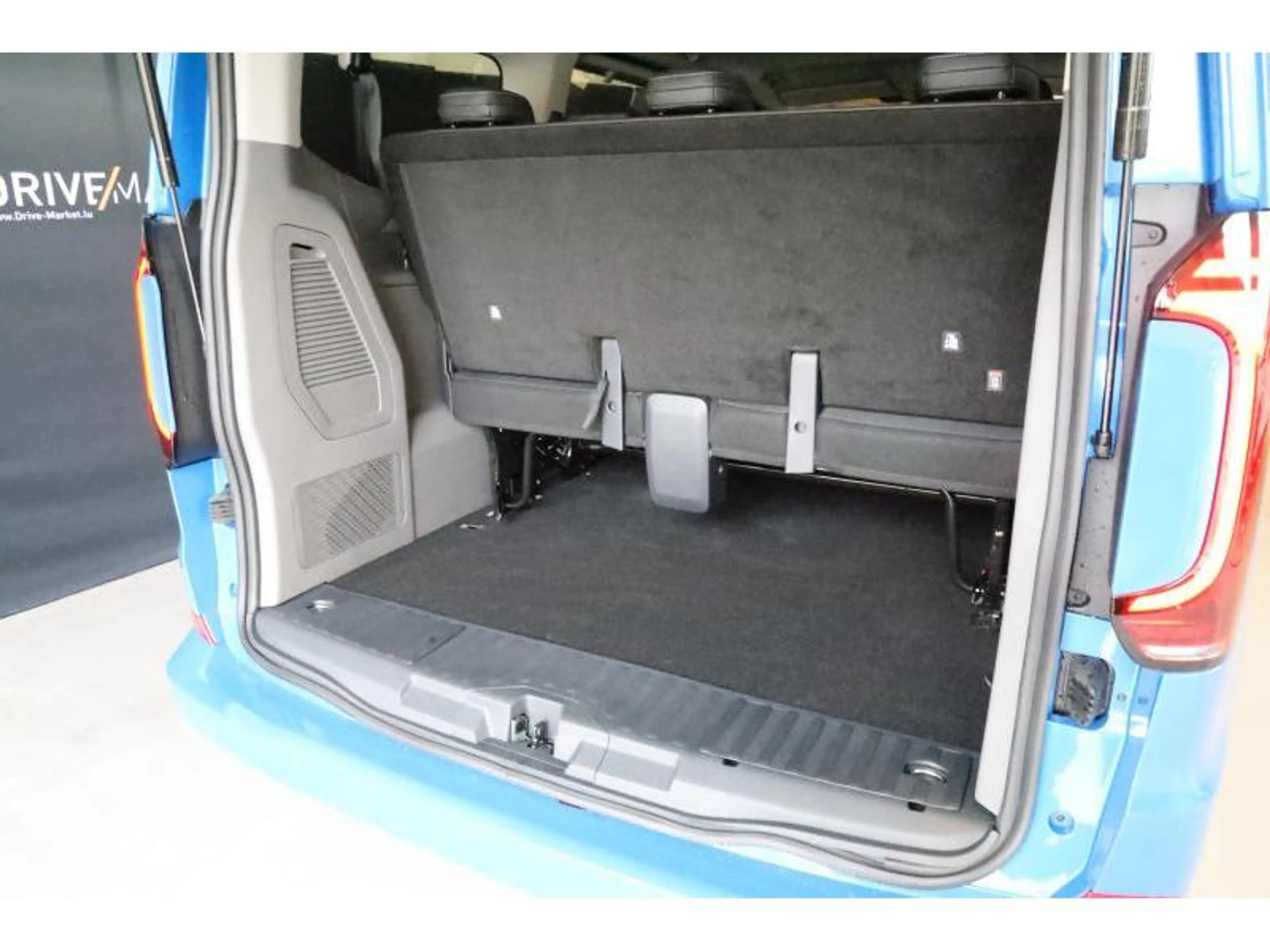 Volkswagen T7 Caravelle Style 4X4 — photo 12