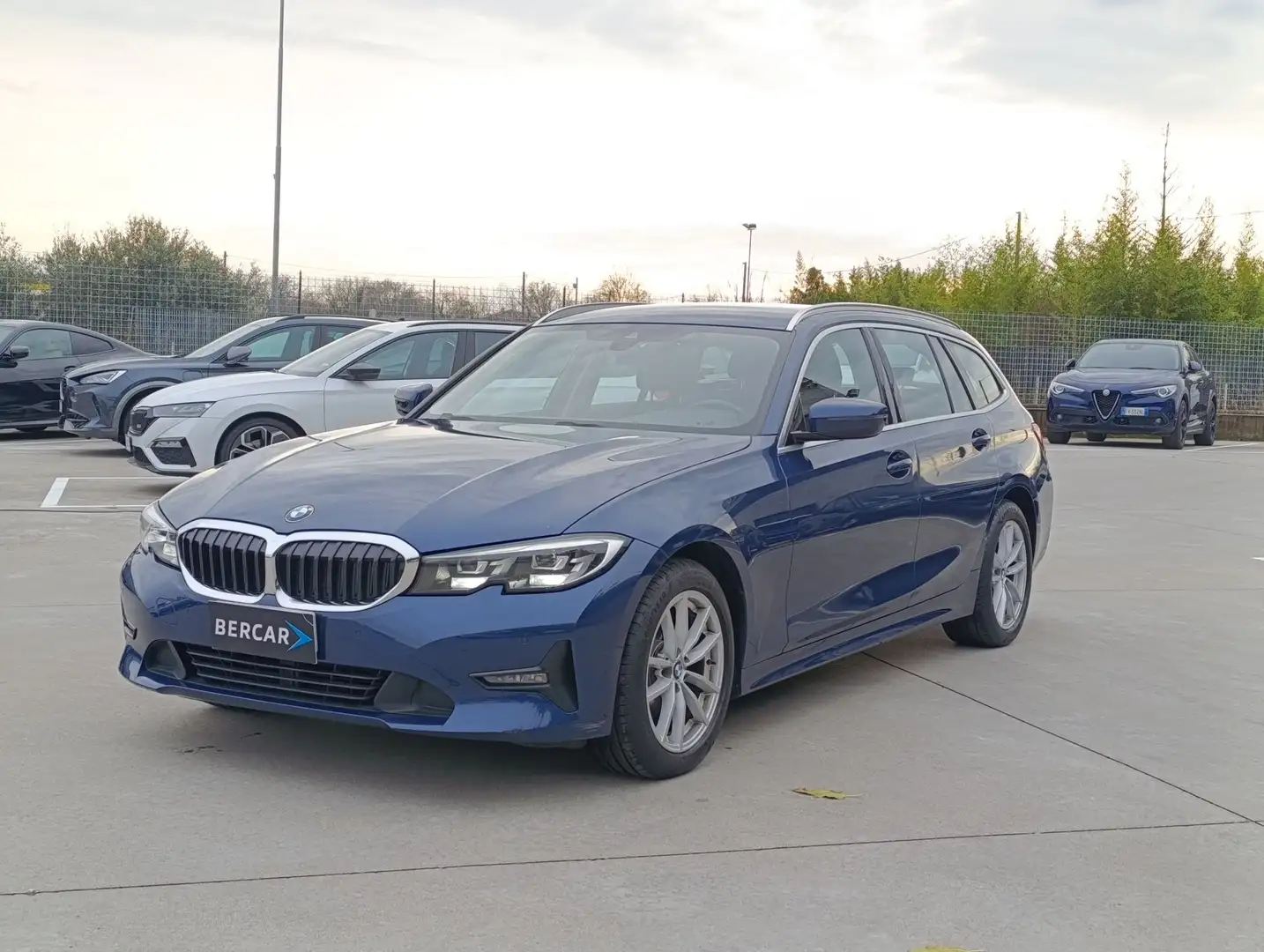 BMW 320 320d 48V xDrive Touring Business Advantage Blu/Azzurro - 2