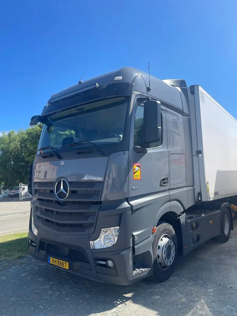 Trucks-Lkw Mercedes-Benz - 2