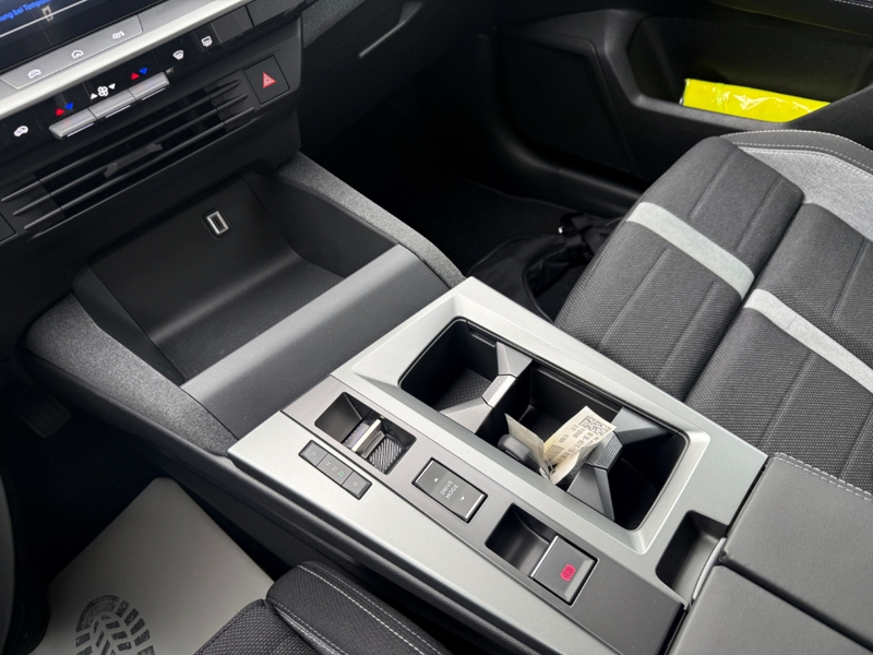 Opel Grandland 1.6 Plug-in-Hybrid mit AHK+Allwetter — photo 13