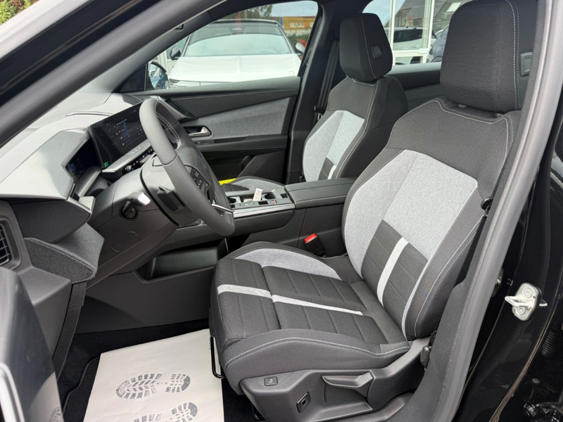 Opel Grandland 1.6 Plug-in-Hybrid mit AHK+Allwetter — photo 15