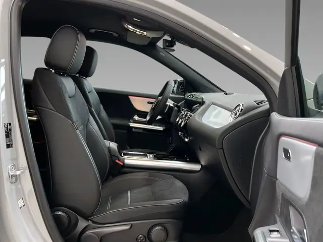 Mercedes-Benz Gla Class view 14