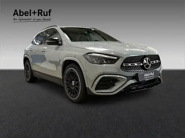 Mercedes-Benz Gla Class view 3