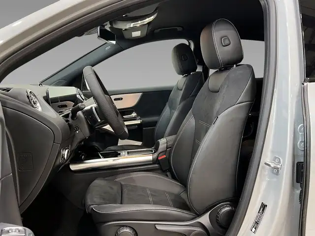 Mercedes-Benz Gla Class view 8