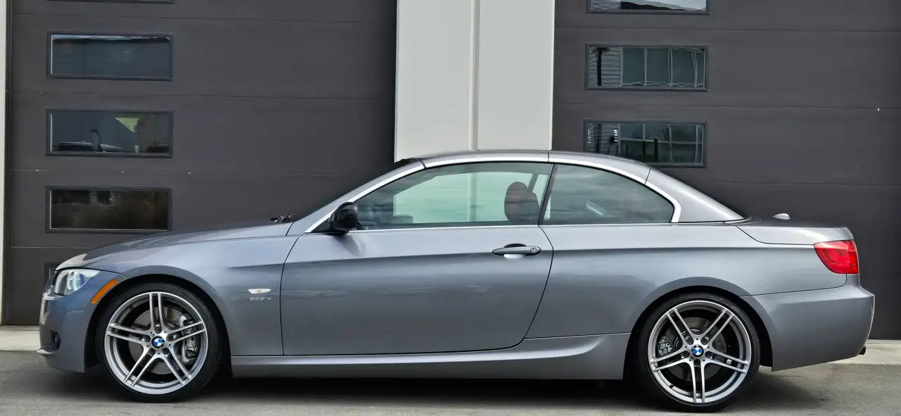 BMW 3 Series снимка BMW 3 Series